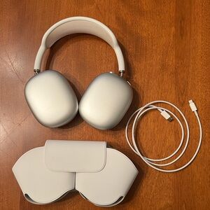 Apple AirPods Max Silver